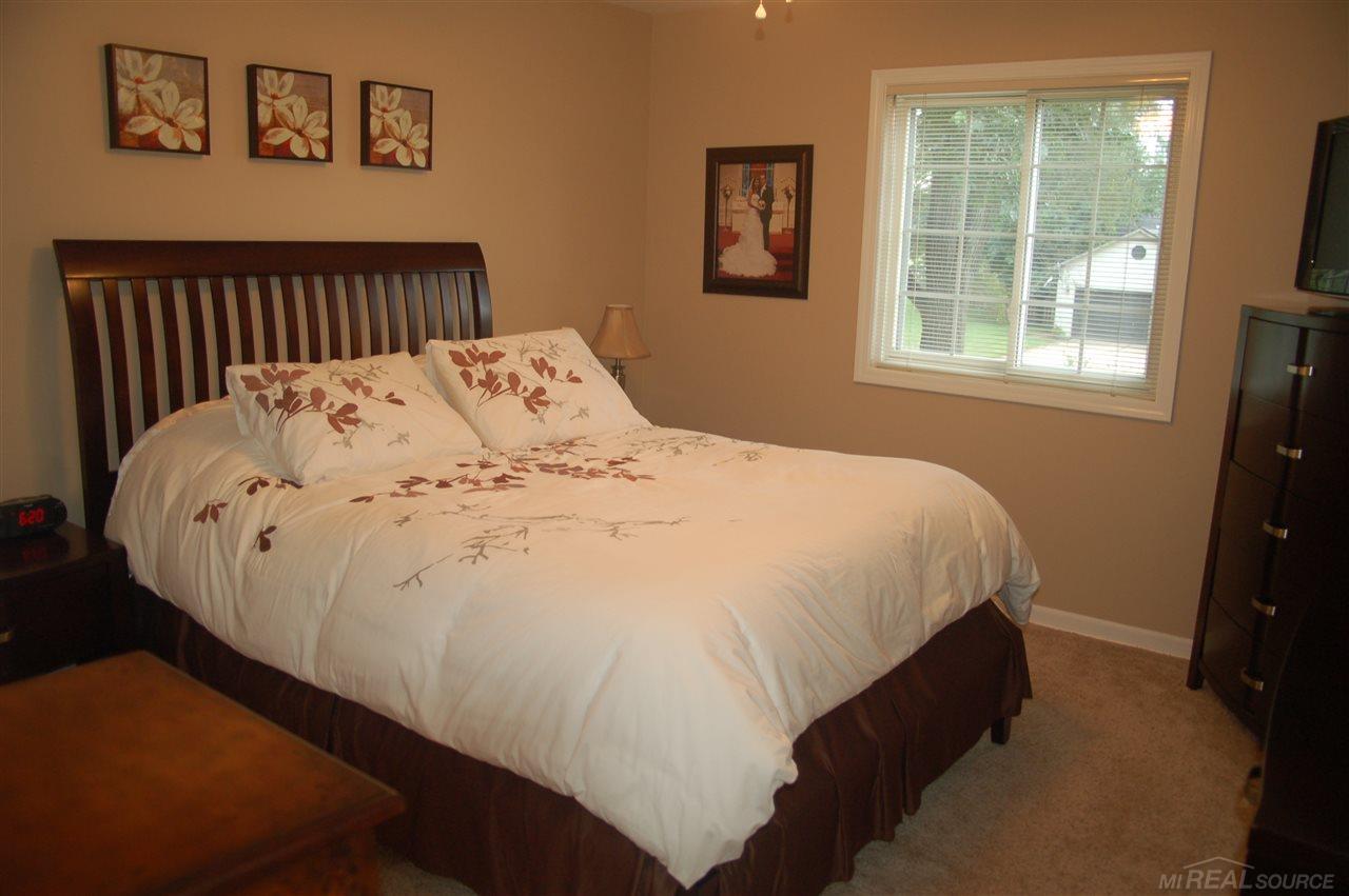 541 Curzon Road Rochester Hills, MI 48307 - Photo 8 of 22
