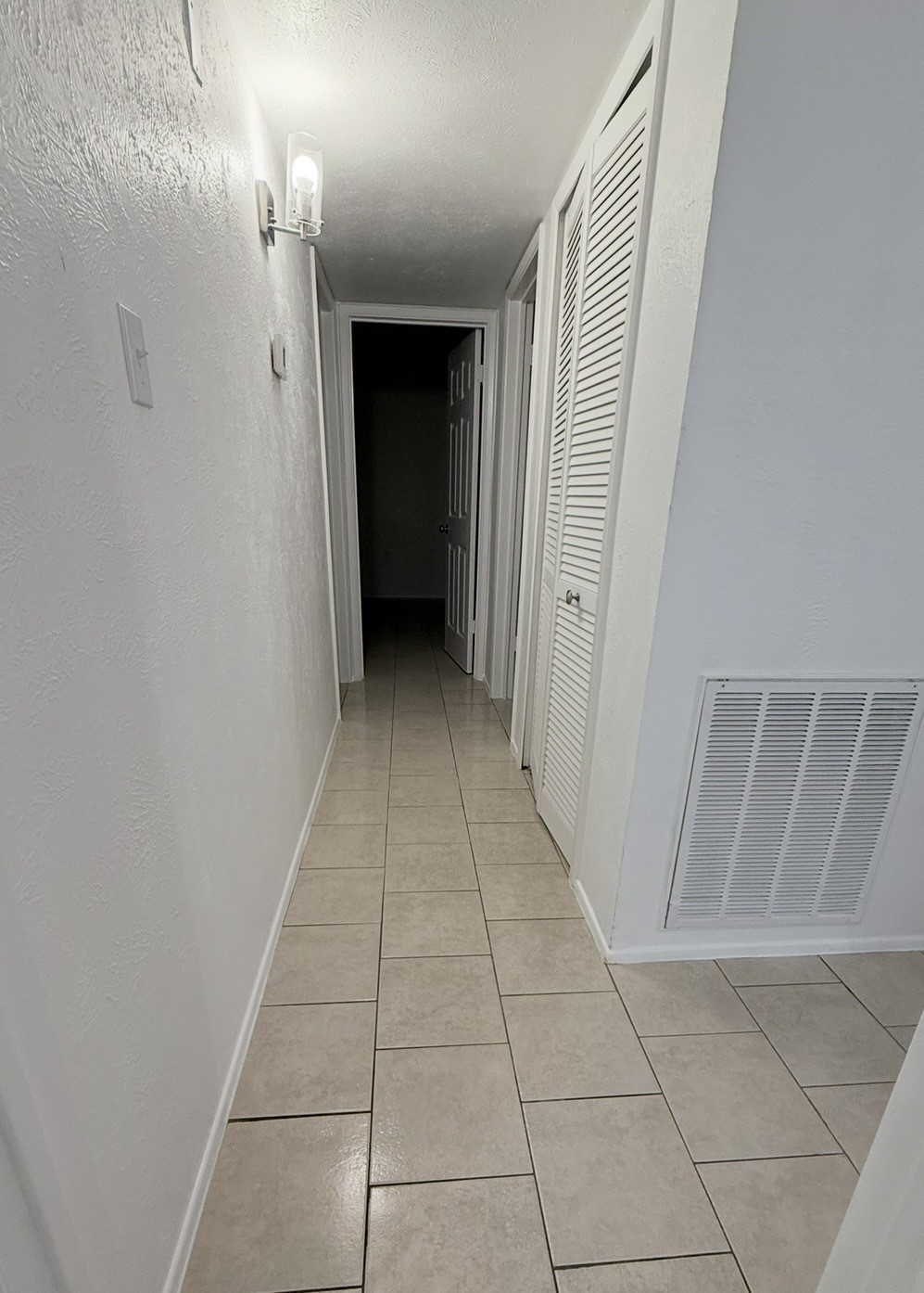 24410 Kennedy Ranch Drive Hockley, TX 77447 - Photo 16 of 20 View of hallway.