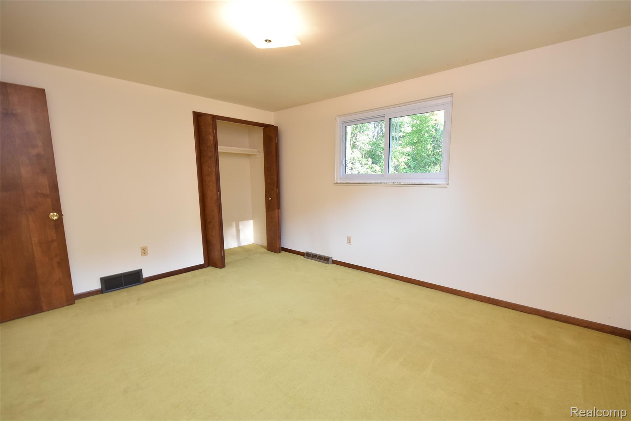 2356 Rochester Road Leonard, MI 48367 - Photo 26 of 40 DSC_9992.JPG