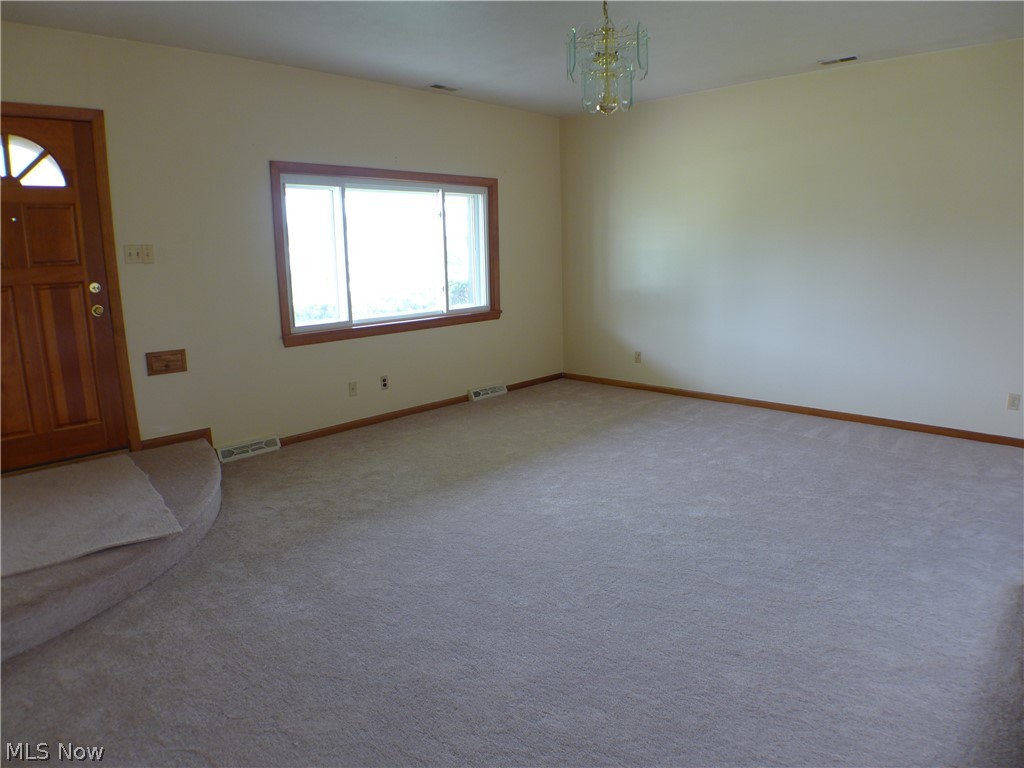 19315 Homeway Road Cleveland, OH 44135 - Photo 7 of 29