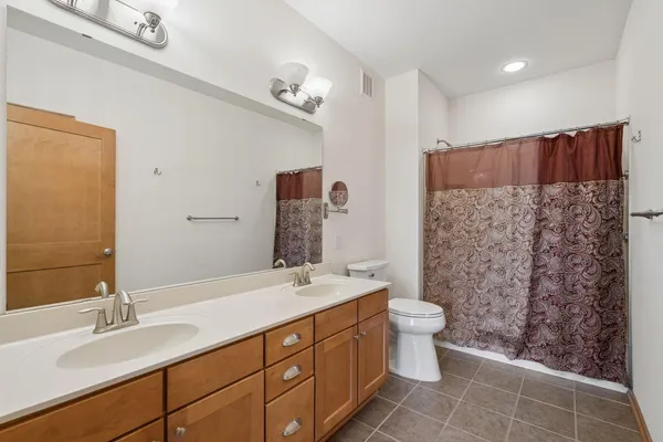 $300,000 | 1244 County Rd D East, Unit 205, Maplewood, MN 55109
