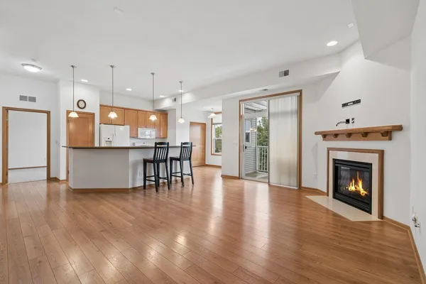 $300,000 | 1244 County Rd D East, Unit 205, Maplewood, MN 55109