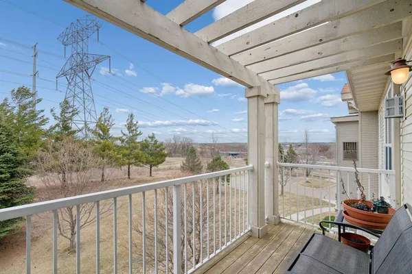 $300,000 | 1244 County Rd D East, Unit 205, Maplewood, MN 55109