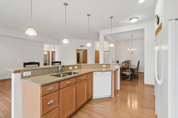 $300,000 | 1244 County Rd D East, Unit 205, Maplewood, MN 55109