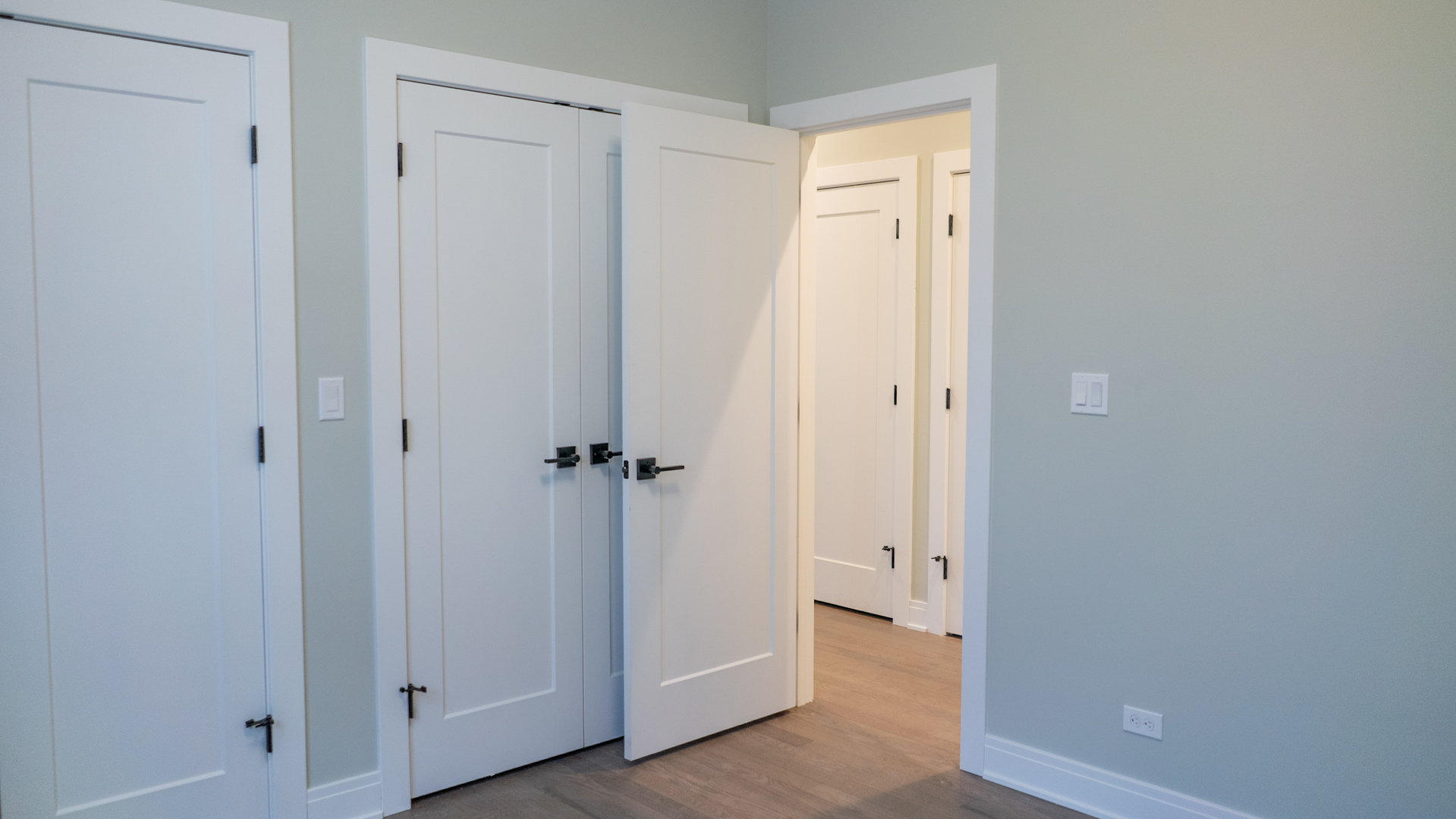 4211 West Roscoe Street, Unit 2W Chicago, IL 60641 - Photo 5 of 12