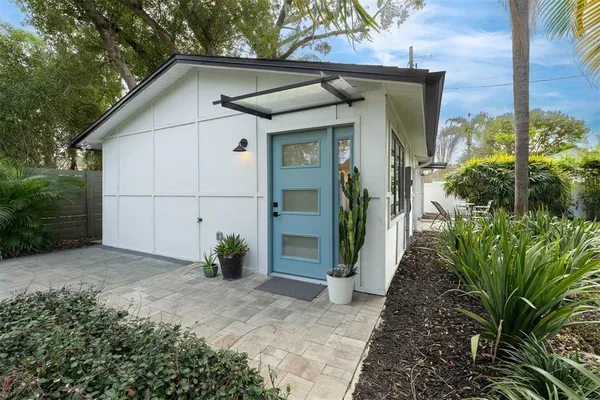 $2,200 | 228 East Harding Street, Unit B, Orlando, FL 32806