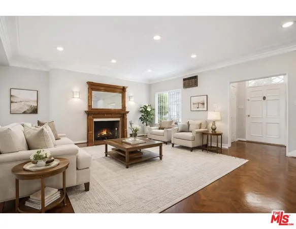 $5,750 | 110 North Flores Street, Los Angeles, CA 90048