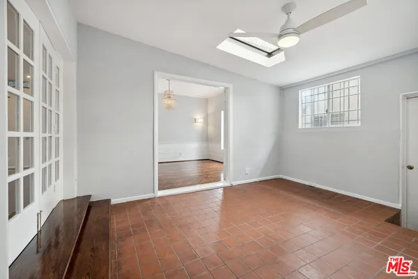 $5,750 | 110 North Flores Street, Los Angeles, CA 90048