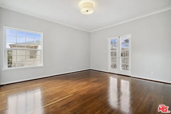 $5,750 | 110 North Flores Street, Los Angeles, CA 90048