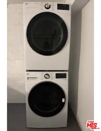 $5,750 | 110 North Flores Street, Los Angeles, CA 90048