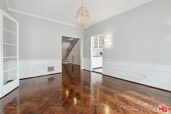 $5,750 | 110 North Flores Street, Los Angeles, CA 90048