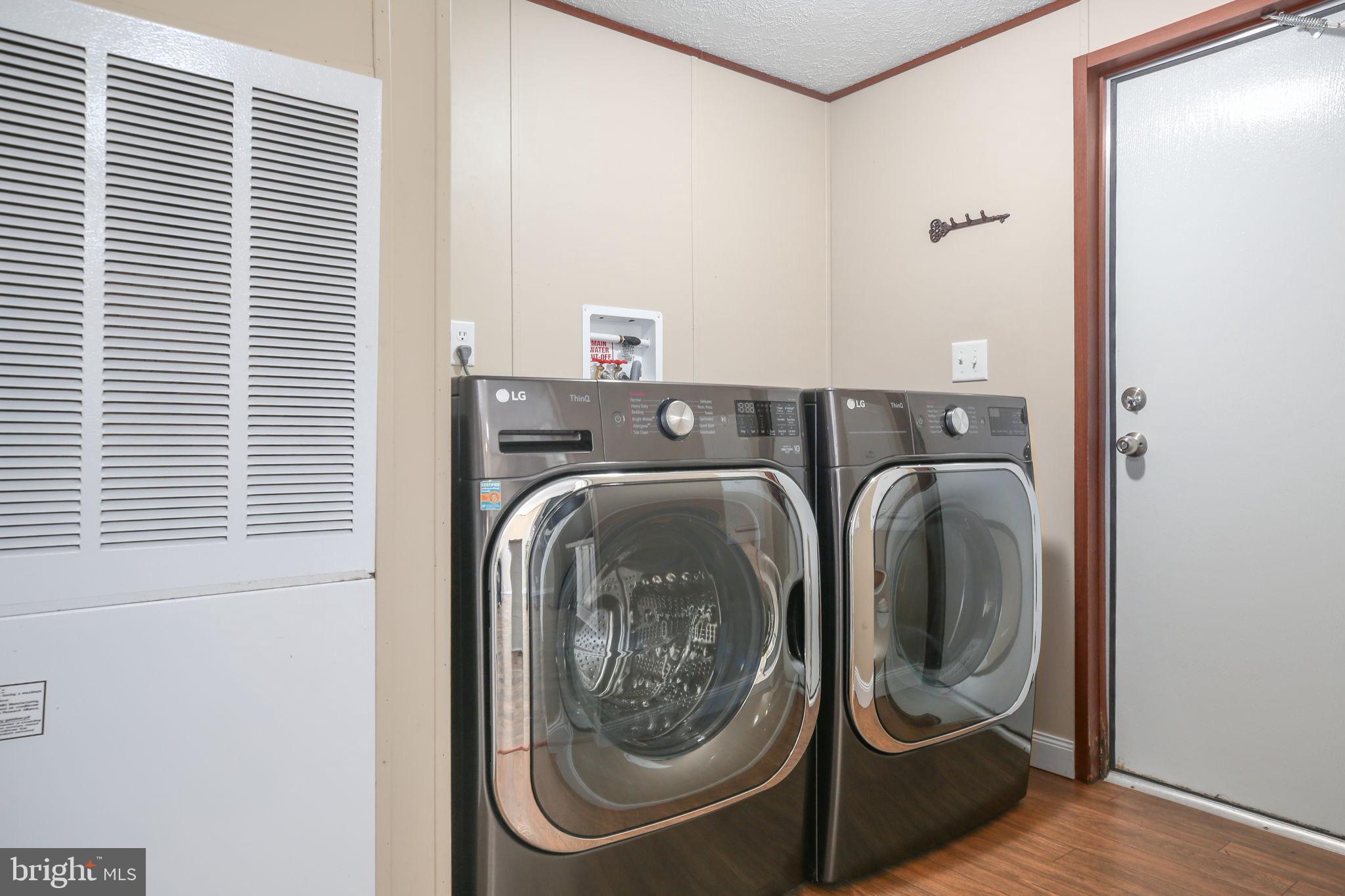 10000 Hummingbird Lane Partlow, VA 22534 - Photo 18 of 35 Washer and dryer