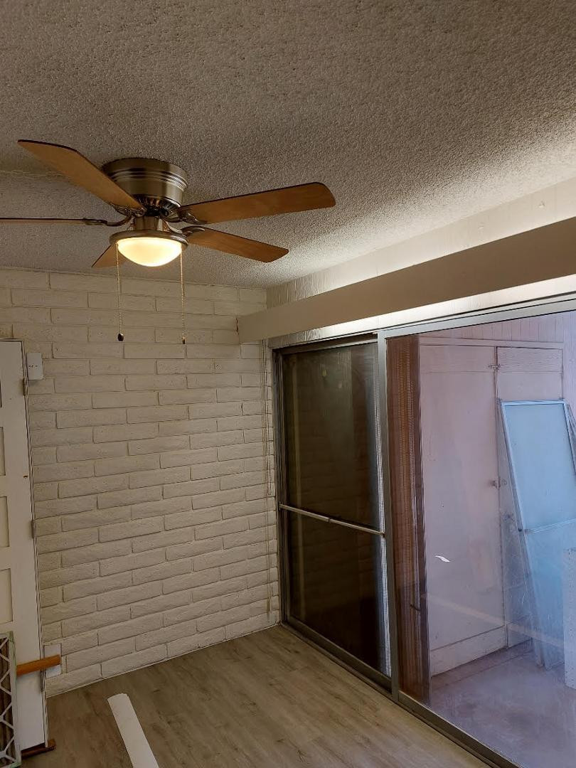 4140 East Cliffside Trail, Unit G Rimrock, AZ 86335 - Photo 21 of 25 a bathroom with a window