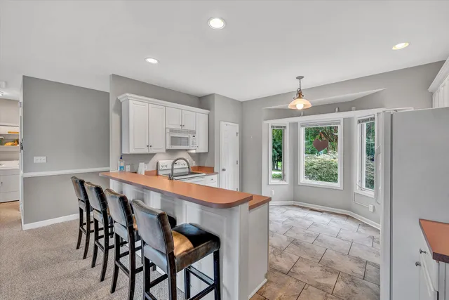 $399,900 | 2326 Lake Retreat Road, Huddleston, VA 24104