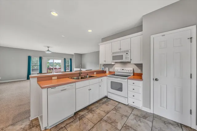 $399,900 | 2326 Lake Retreat Road, Huddleston, VA 24104