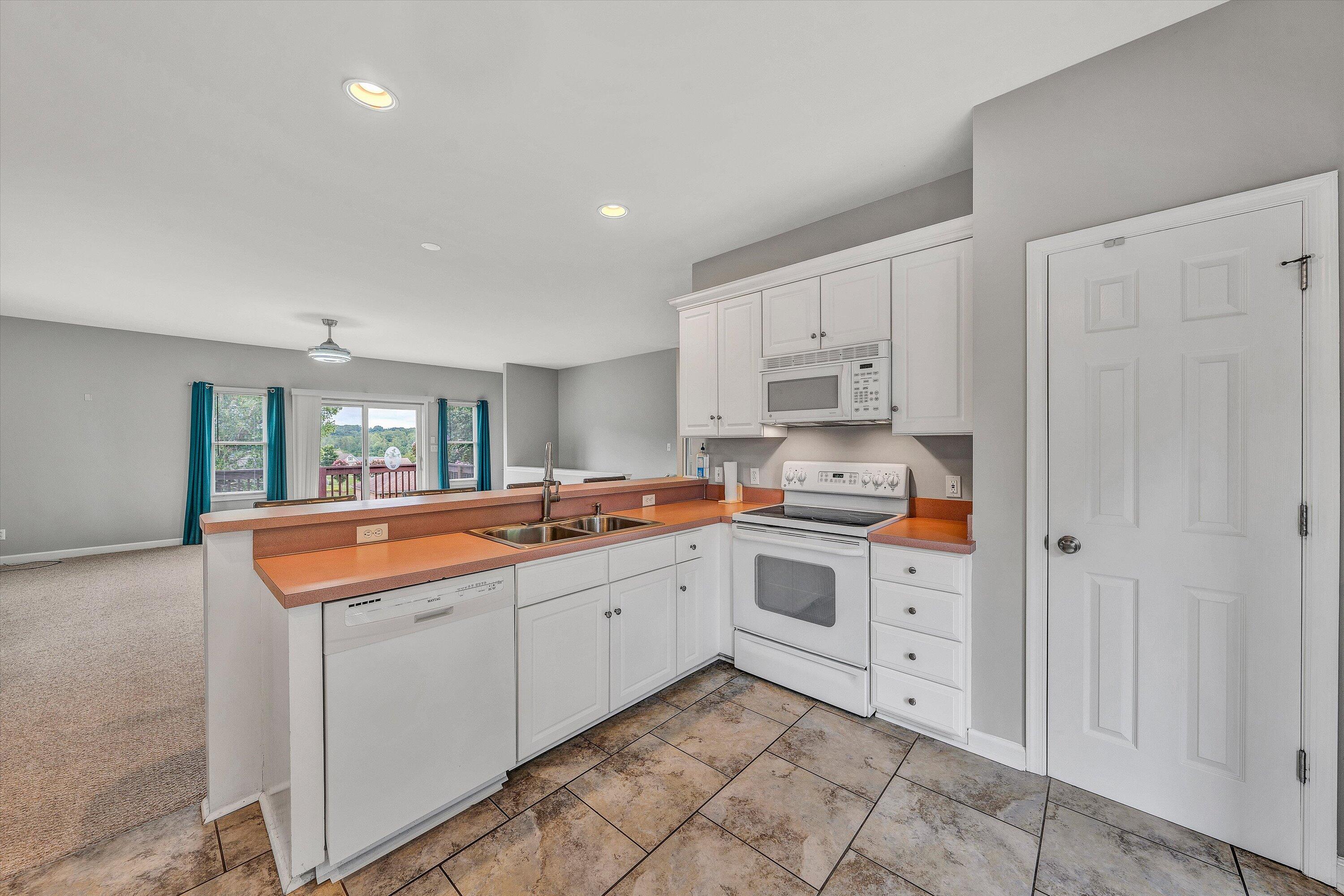 2326 Lake Retreat Road Huddleston, VA 24104 - Photo 9 of 44 11-DSC00133