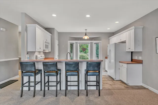 $399,900 | 2326 Lake Retreat Road, Huddleston, VA 24104