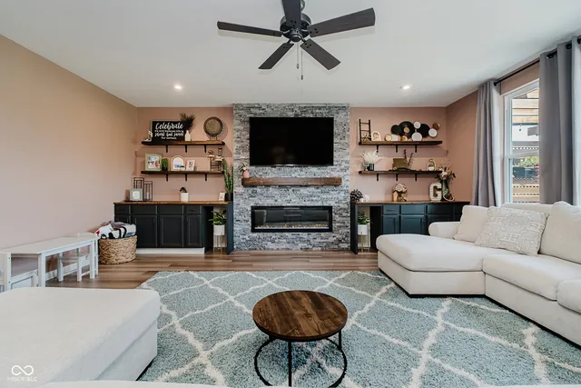 $469,900 | 6944 Oakcrest Drive, McCordsville, IN 46055