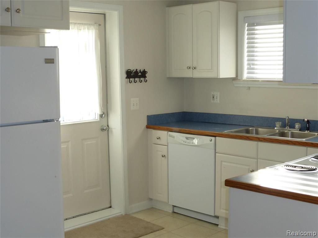 157 West Drahner Road Oxford, MI 48371 - Photo 5 of 21