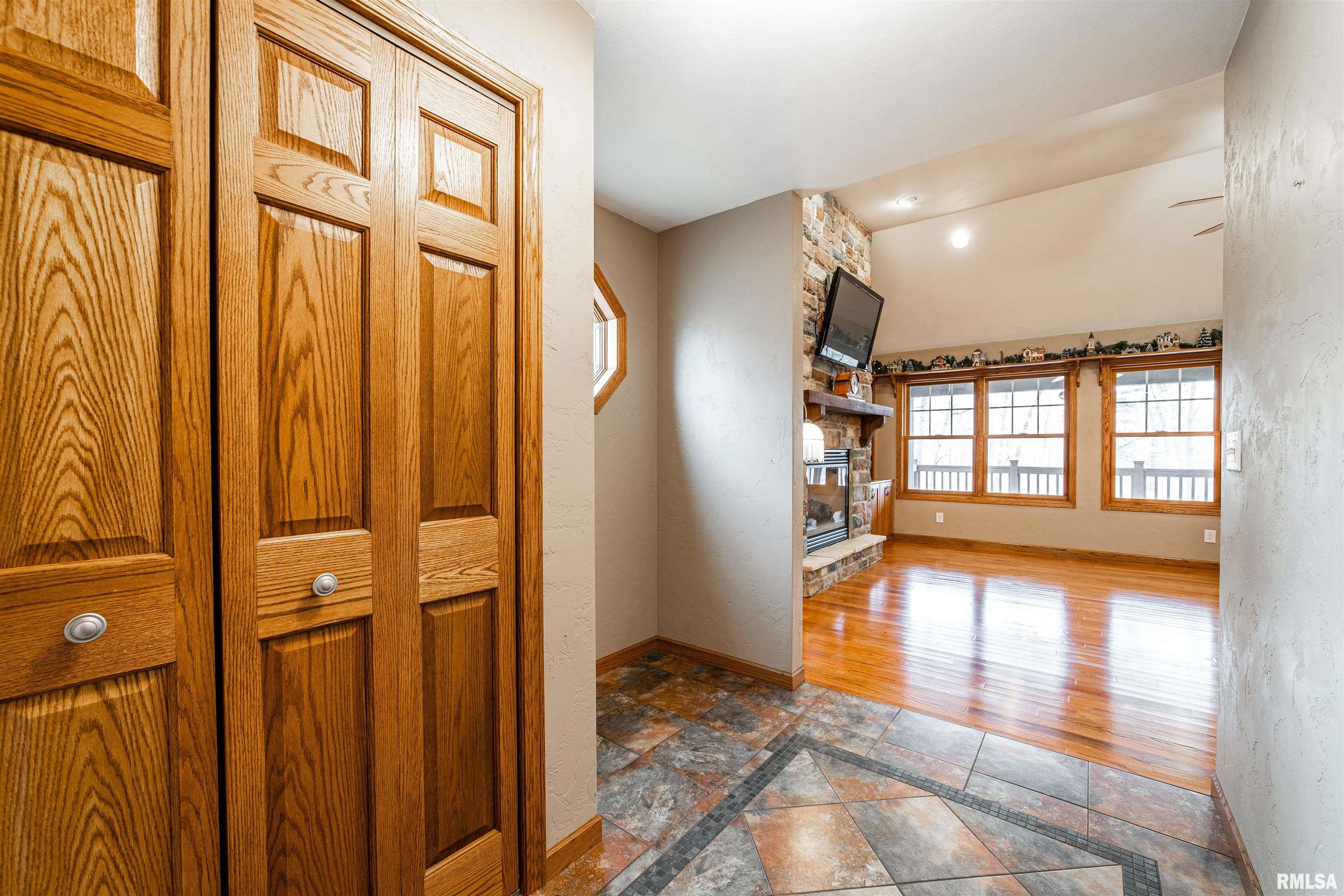 13676 Towerline Road Pekin, IL 61554 - Photo 5 of 50