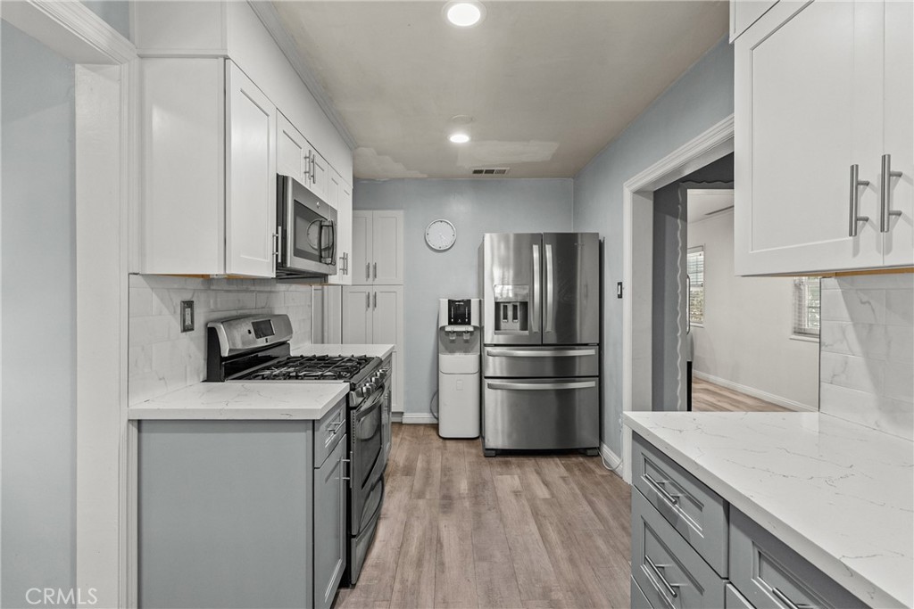 11648 Rives Avenue Downey, CA 90241 - Photo 31 of 58