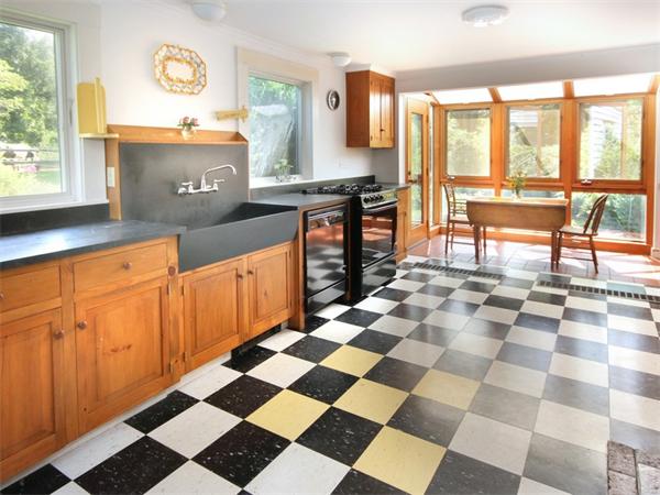 61 Bedford Road Lincoln, MA 01773 - Photo 8 of 20 Gallery Image 8