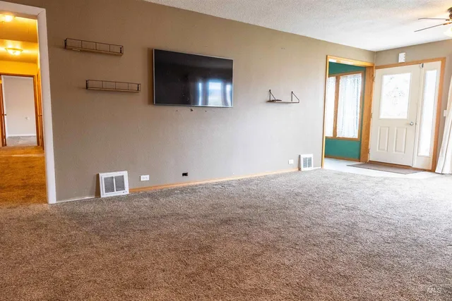 $395,000 | 410 Junction Cottonwood Id 83522, Cottonwood, ID 83522