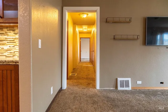 $395,000 | 410 Junction Cottonwood Id 83522, Cottonwood, ID 83522