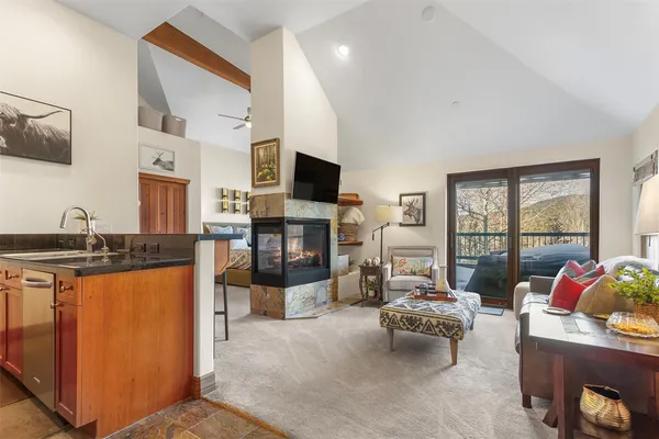 $515,000 | 34 Highfield Trail, Unit 404, Breckenridge, CO 80424