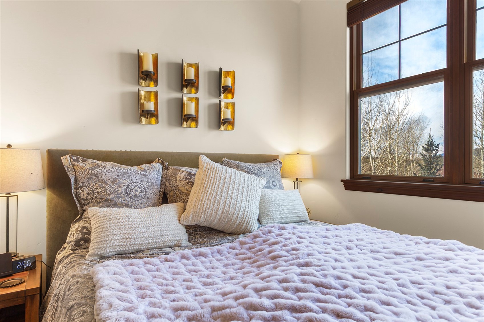 34 Highfield Trail, Unit 404 Breckenridge, CO 80424 - Photo 13 of 25 a bedroom with a bed and window