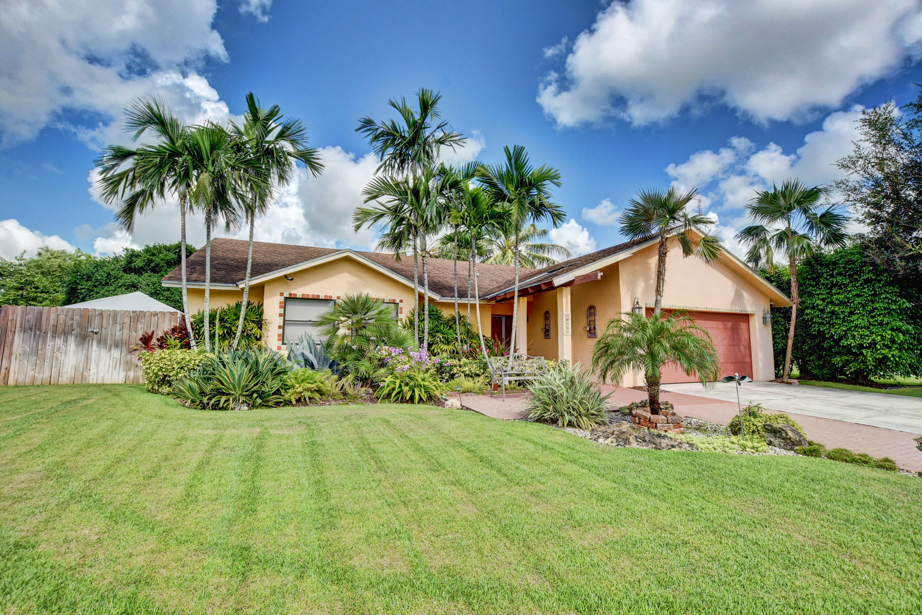 1203 Widgeon Road Wellington, FL 33414 - Photo 9 of 62 13_dsc_7730_1_2_3_4