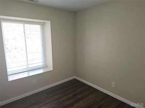 $1,295 | 17052 Sandalwood Creek Drive, Unit E, Glencoe, MO 63038