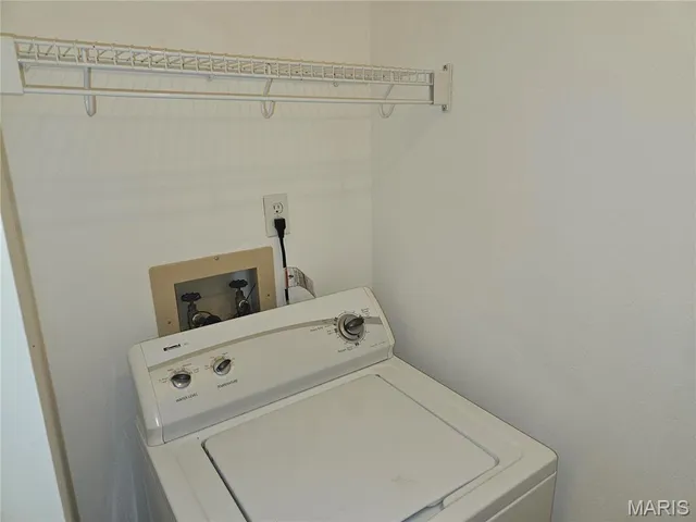 $1,295 | 17052 Sandalwood Creek Drive, Unit E, Ballwin, MO 63011