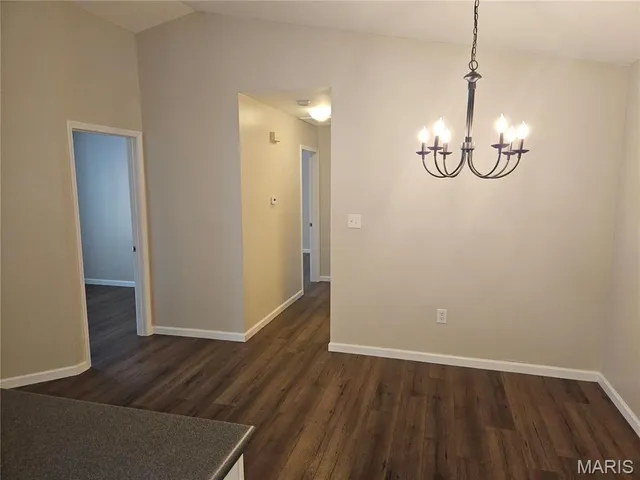 $1,295 | 17052 Sandalwood Creek Drive, Unit E, Ballwin, MO 63011