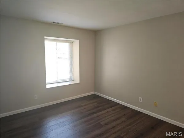 $1,295 | 17052 Sandalwood Creek Drive, Unit E, Glencoe, MO 63038