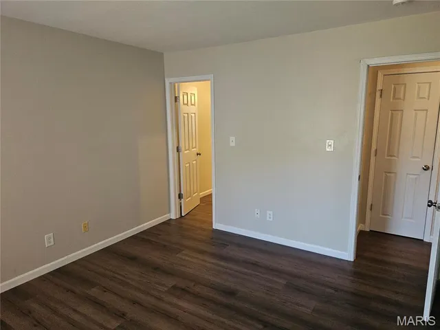 $1,295 | 17052 Sandalwood Creek Drive, Unit E, Ballwin, MO 63011