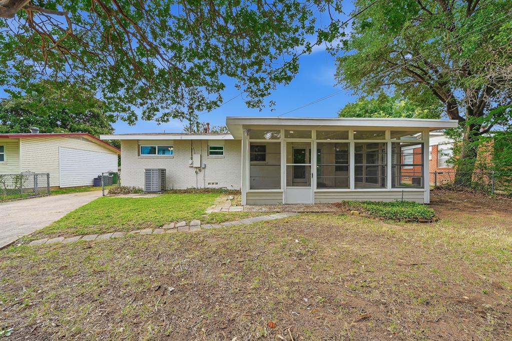 716 Pine Street Hurst, TX 76053 - Photo 32 of 35
