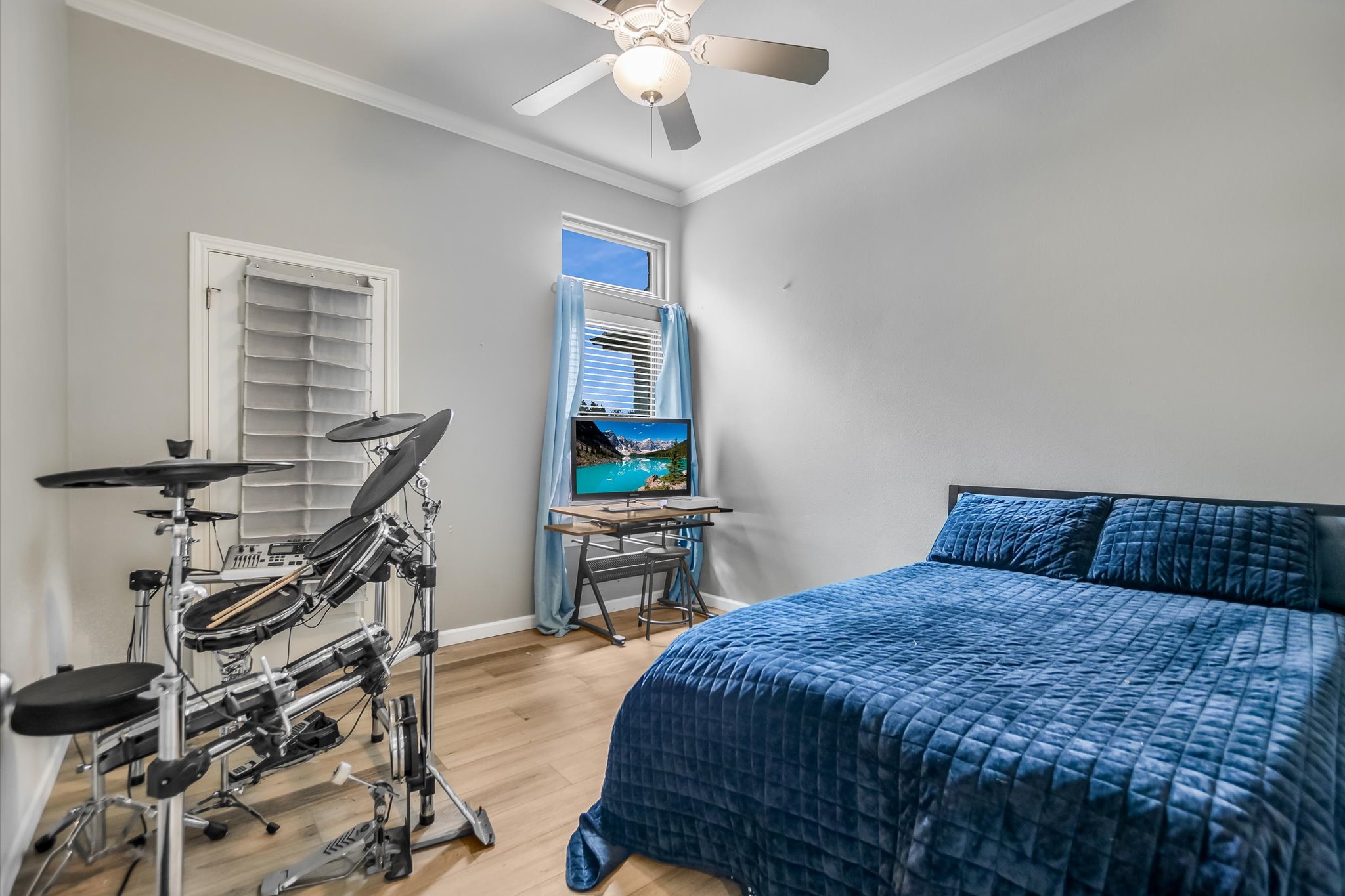 12 Springwood Circle Wimberley, TX 78676 - Photo 9 of 20 2nd Bedroom