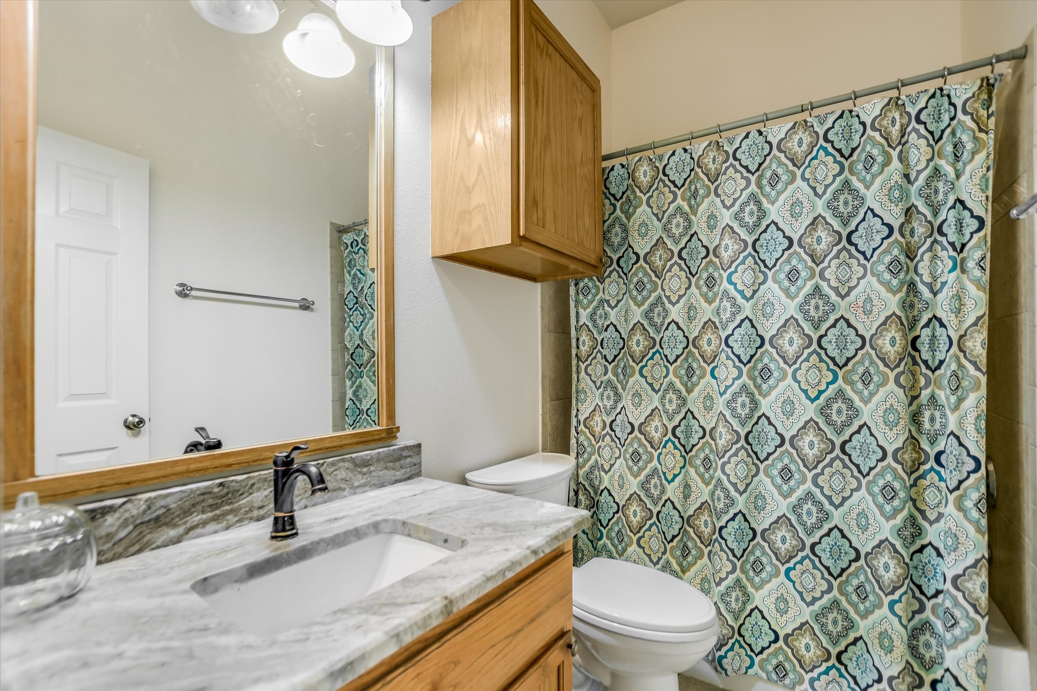 12 Springwood Circle Wimberley, TX 78676 - Photo 10 of 20 2nd Full Bathroom Down