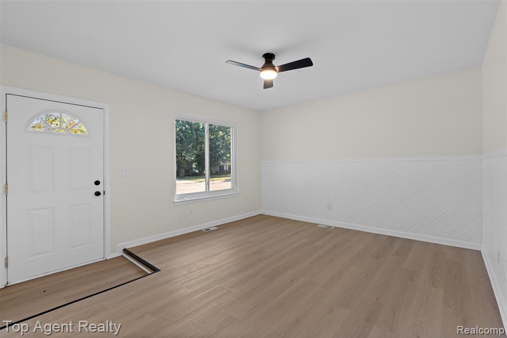 13738 Toepfer Road Warren, MI 48089 - Photo 12 of 47