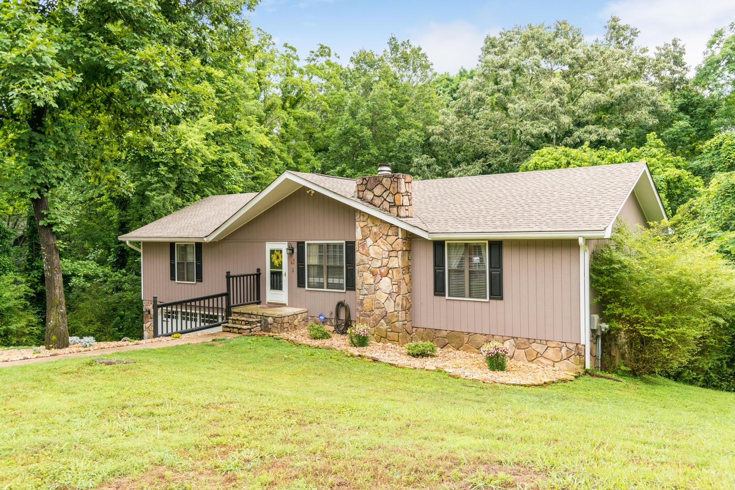 724 Swansons Ridge Road Chattanooga, TN 37421 - Photo 1 of 29 724_Swansons_Ridge_Rd_02
