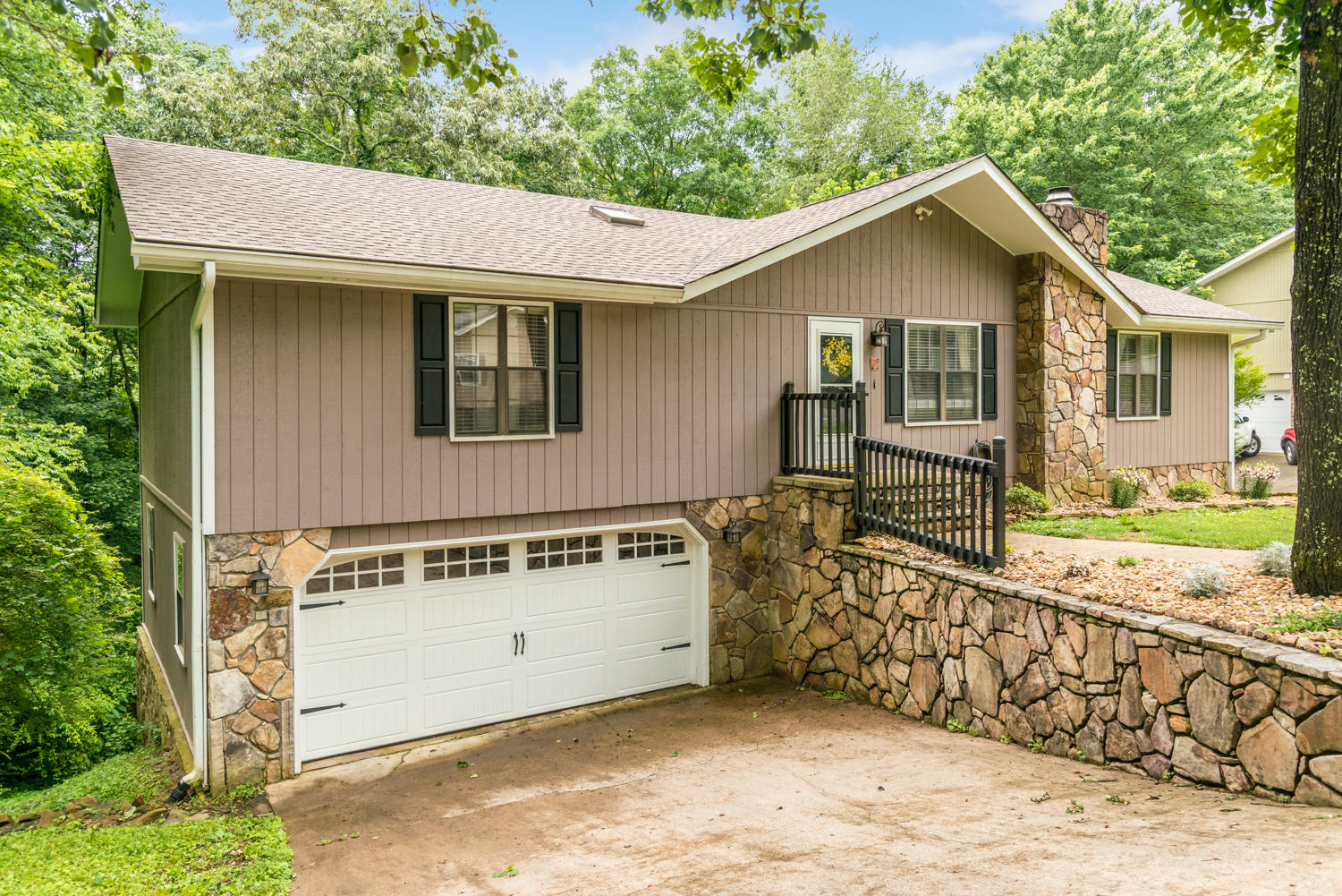 724 Swansons Ridge Road Chattanooga, TN 37421 - Photo 3 of 29 724_Swansons_Ridge_Rd_03