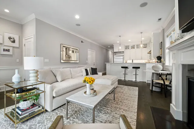 $715,000 | 1341 West George Street, Unit 2, Chicago, IL 60657