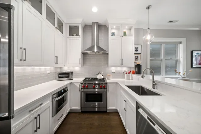 $715,000 | 1341 West George Street, Unit 2, Chicago, IL 60657