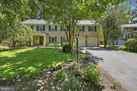 $1,375,000 | 9004 Copenhaver Drive, Potomac, MD 20854