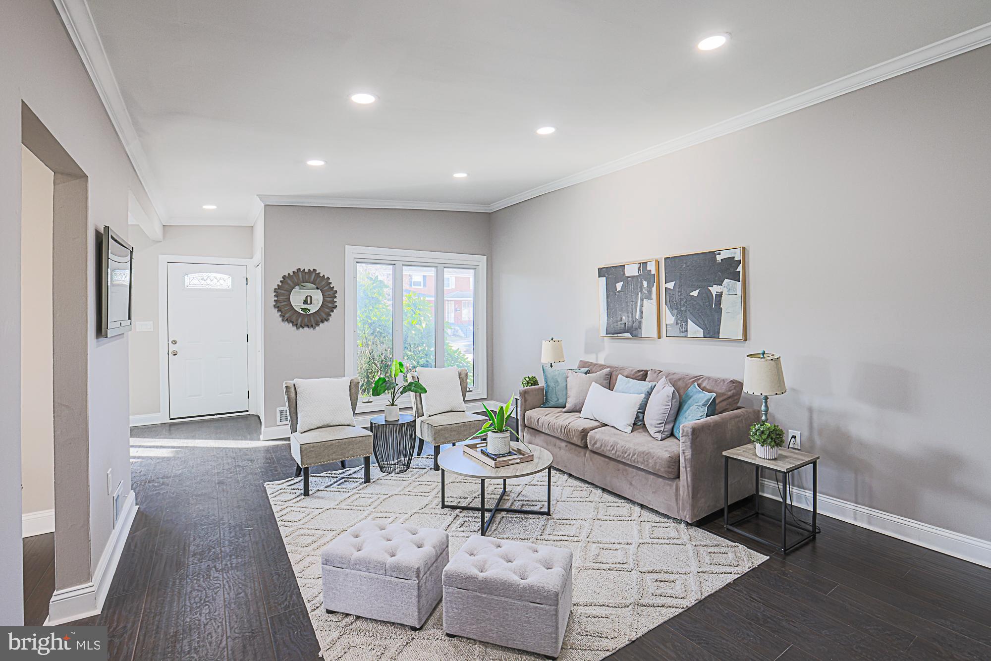 6853 Queens Ferry Road Baltimore, MD 21239 - Photo 11 of 53 Living Room