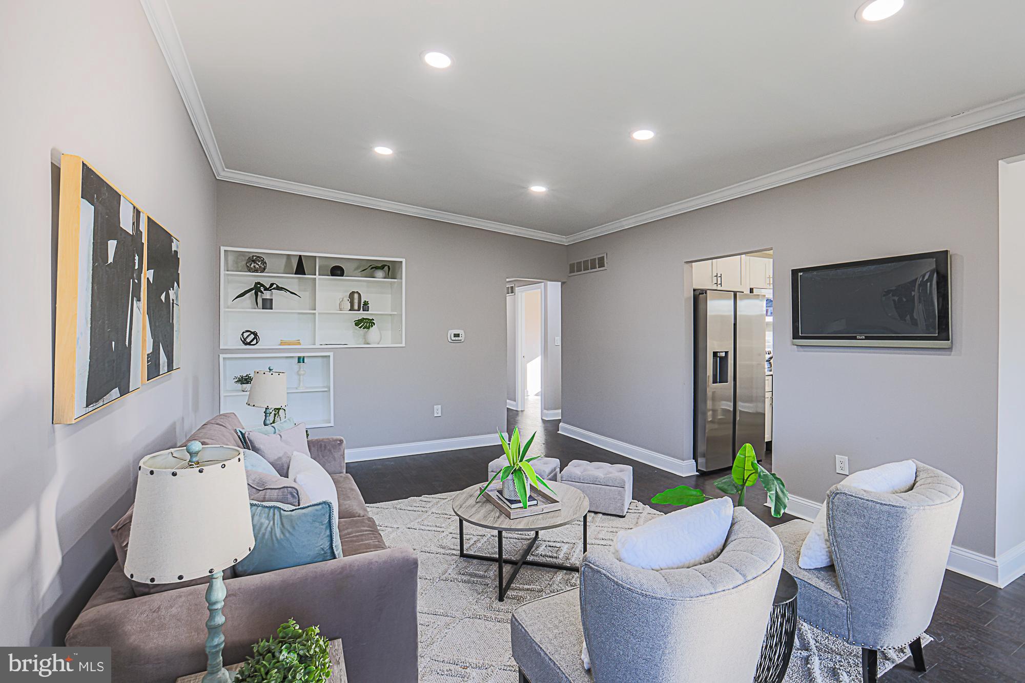 6853 Queens Ferry Road Baltimore, MD 21239 - Photo 14 of 53 Living Room