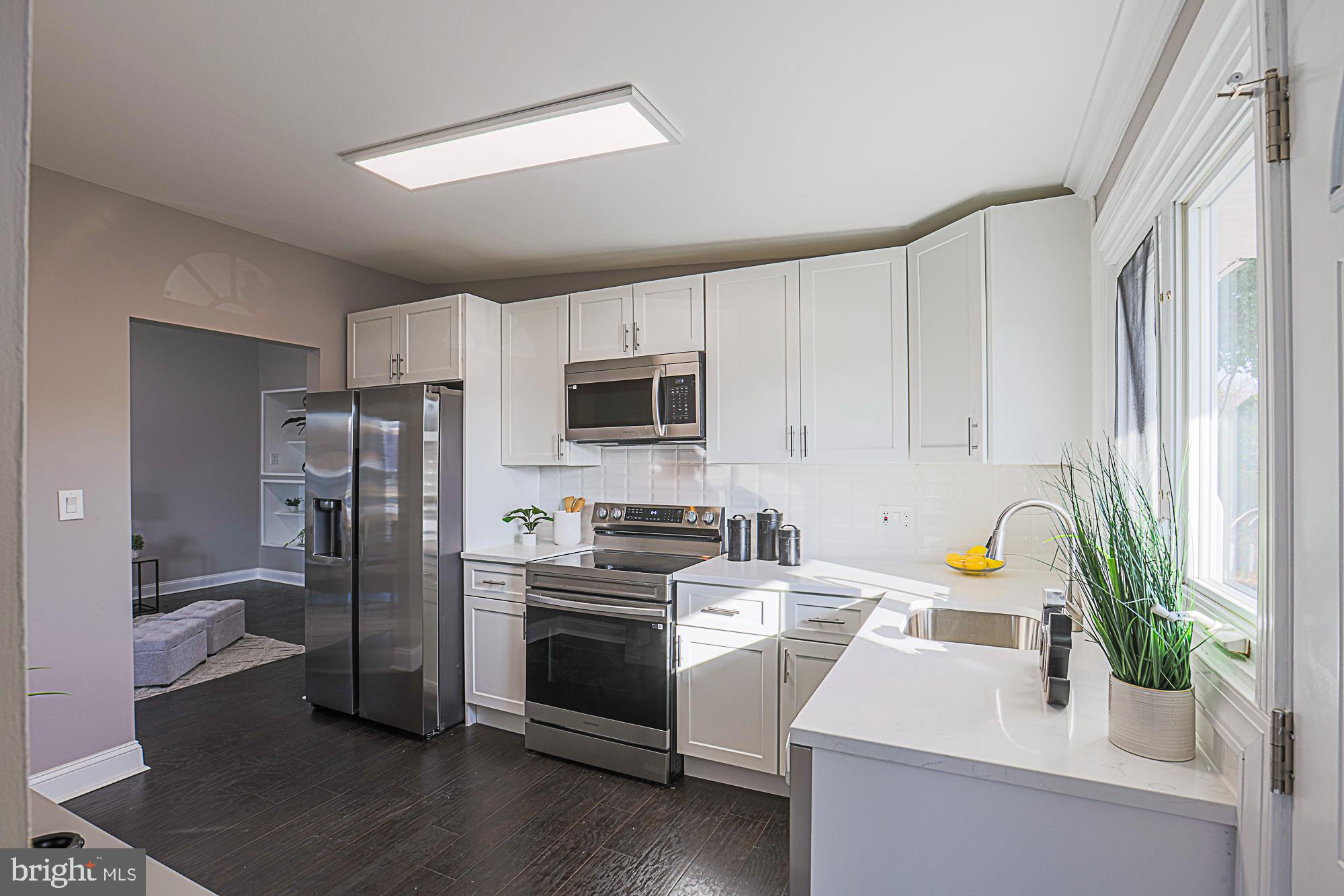 6853 Queens Ferry Road Baltimore, MD 21239 - Photo 18 of 53 Kitchen