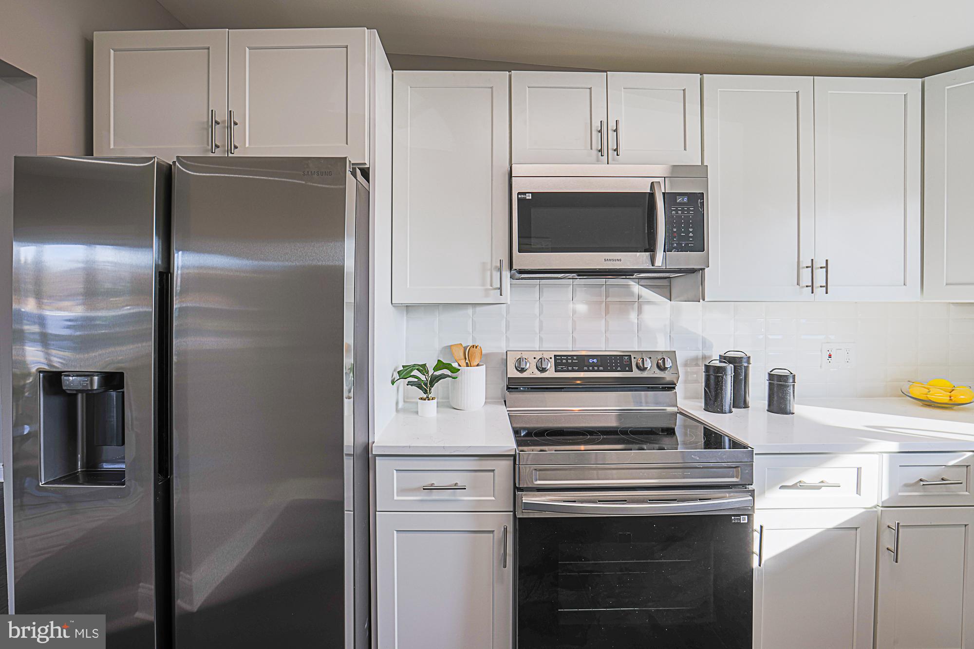 6853 Queens Ferry Road Baltimore, MD 21239 - Photo 20 of 53 Kitchen