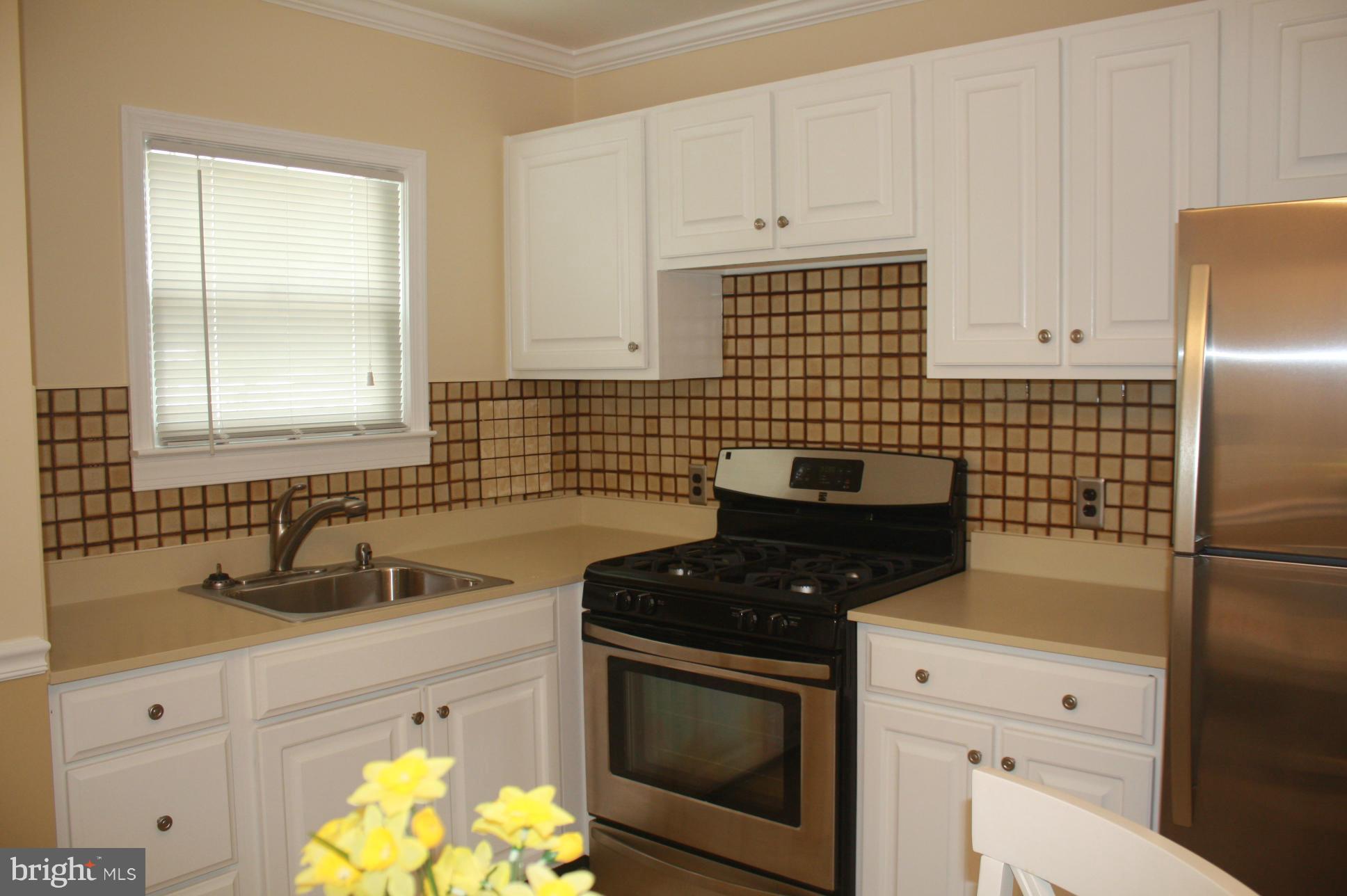 514 Nollmeyer Road Baltimore, MD 21220 - Photo 3 of 26 Kitchen